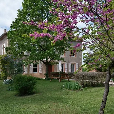 Gites Les Mazelles Hébergement de vacances *